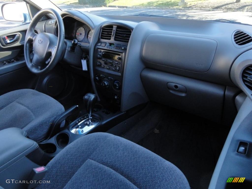 2004 Hyundai Santa Fe LX 4WD Dashboard Photos
