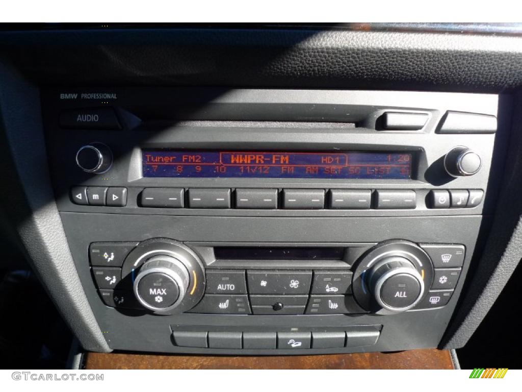 2011 BMW 3 Series 328i xDrive Sedan Controls Photo #39917323