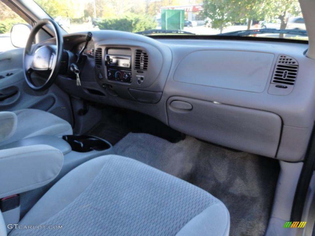 1997 Ford F150 XLT Extended Cab 4x4 Medium Graphite Dashboard Photo #39917587