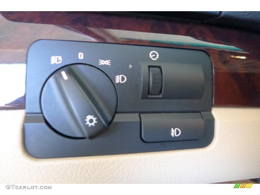 2005 BMW 3 Series 325i Sedan Controls Photo #39917939