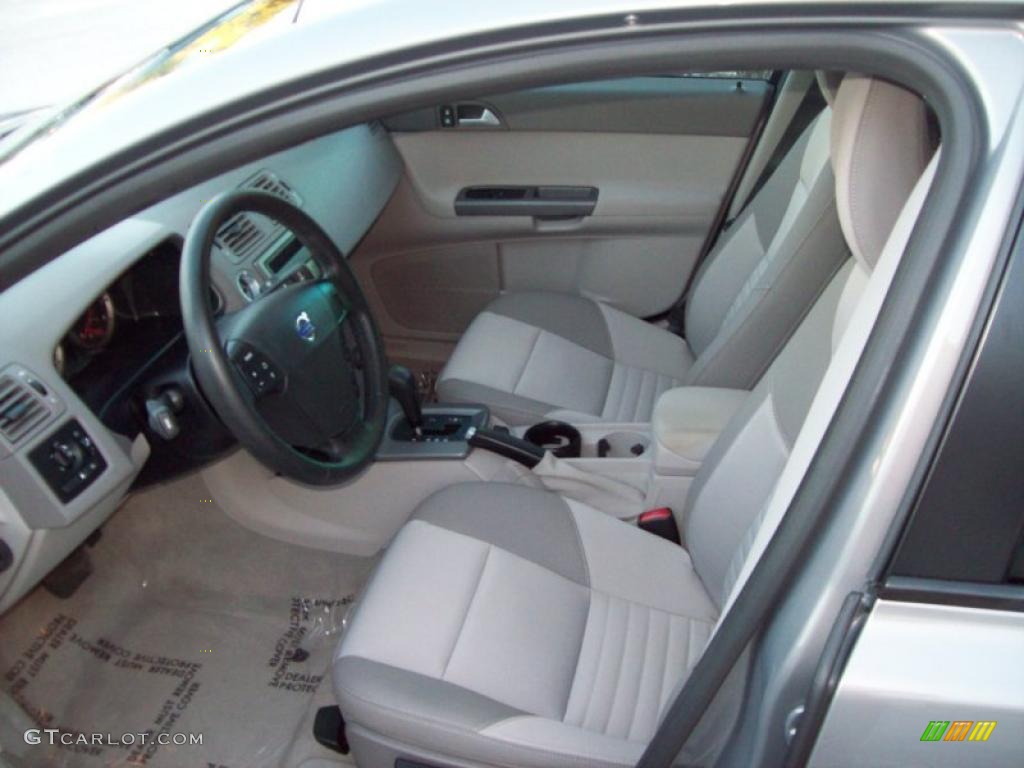 Dark Beige/Quartz Interior 2004 Volvo S40 2.4i Photo #39920511