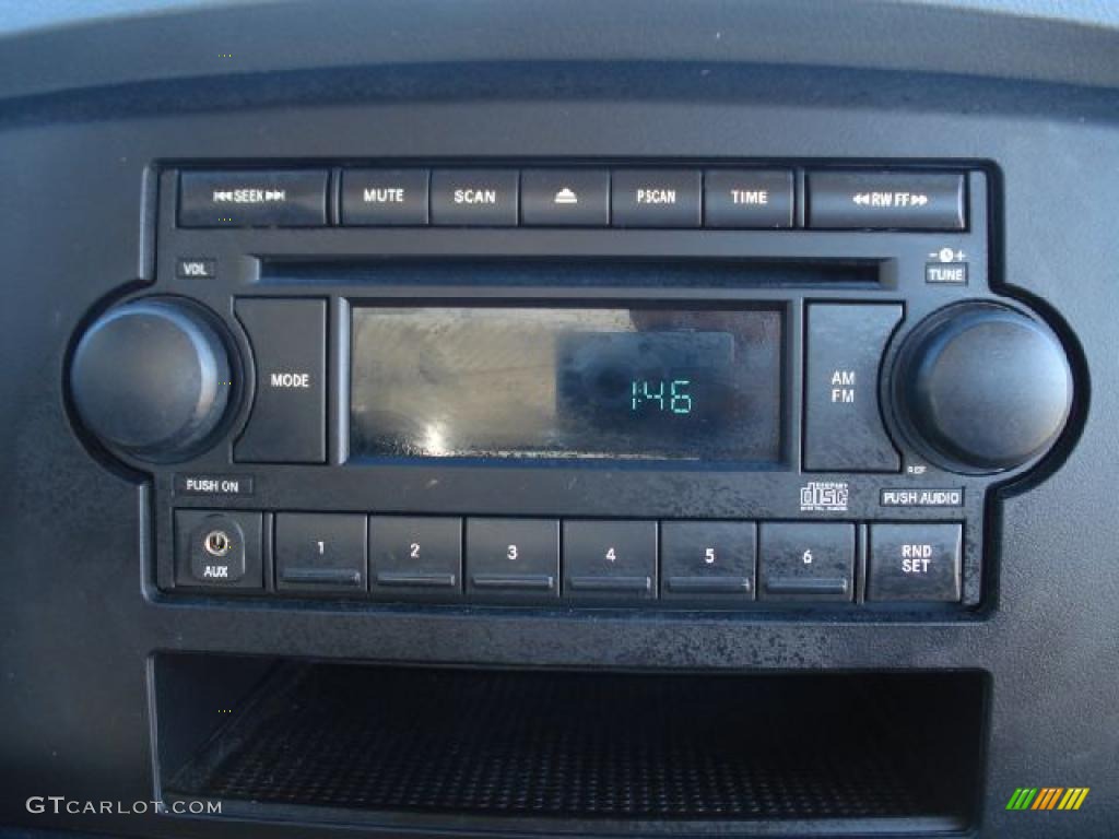 2006 Dodge Ram 1500 ST Regular Cab Controls Photo #39921595