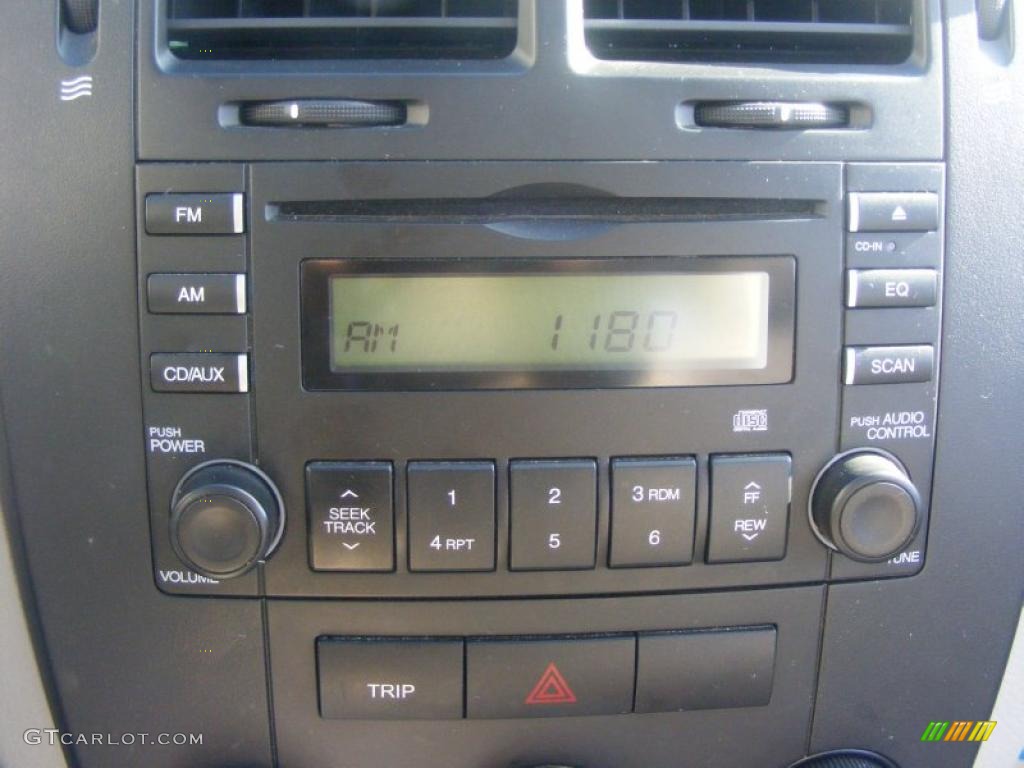2009 Kia Spectra LX Sedan Controls Photo #39922799