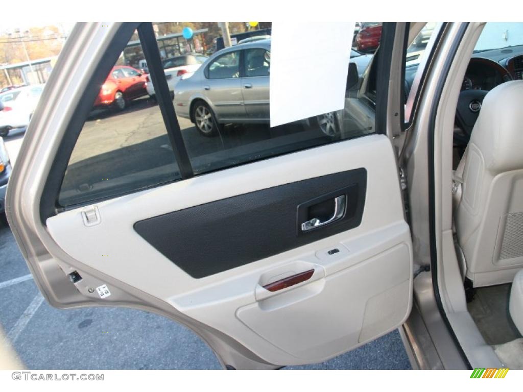 2005 Cadillac SRX V8 Light Neutral Door Panel Photo #39924019
