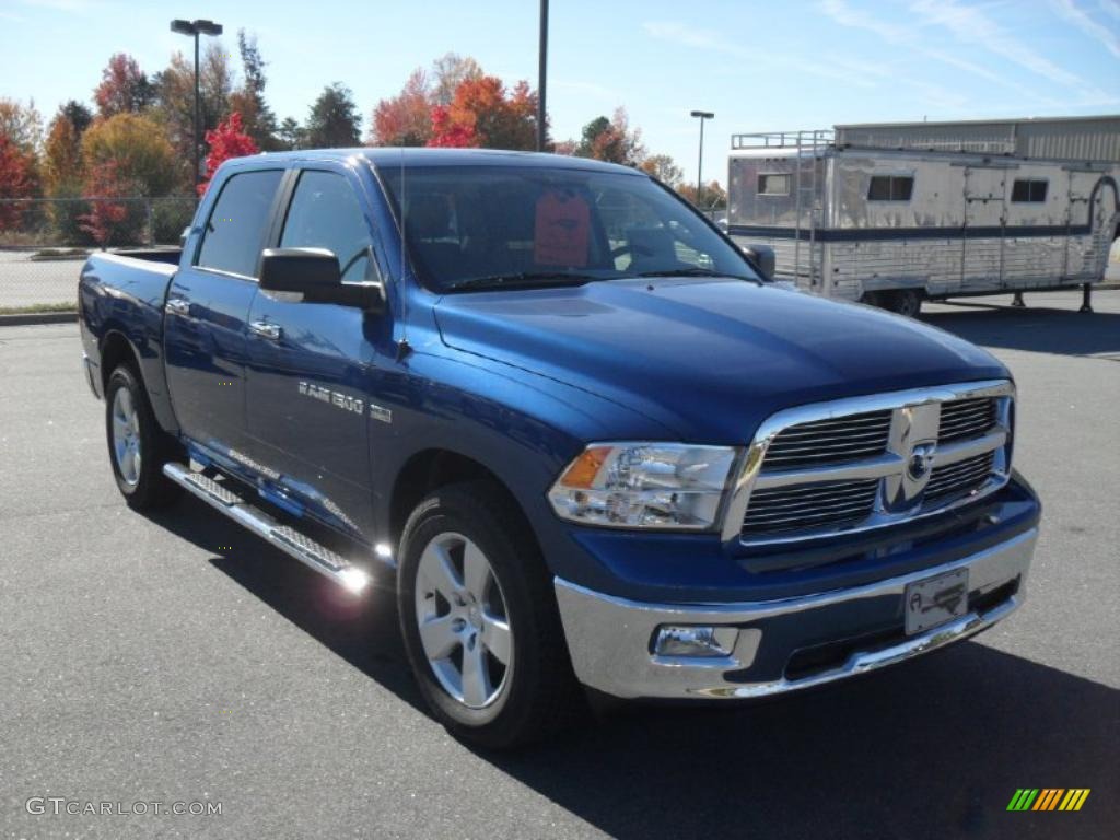2011 Ram 1500 SLT Crew Cab - Deep Water Blue Pearl / Dark Slate Gray/Medium Graystone photo #5