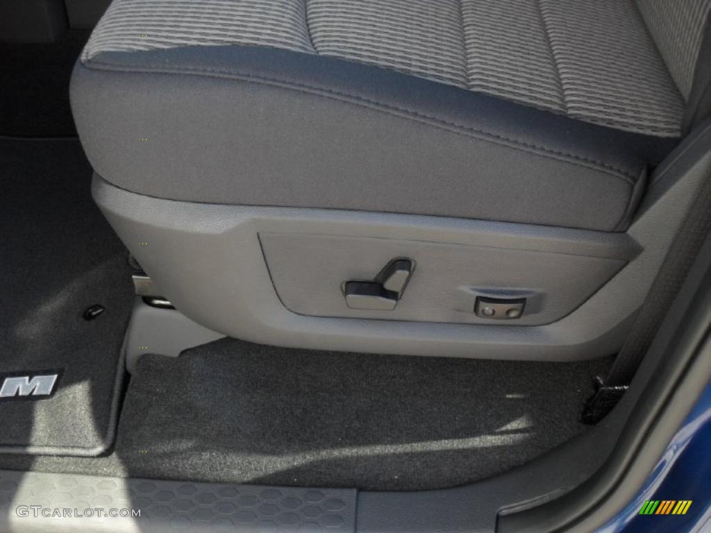 2011 Ram 1500 SLT Crew Cab - Deep Water Blue Pearl / Dark Slate Gray/Medium Graystone photo #8
