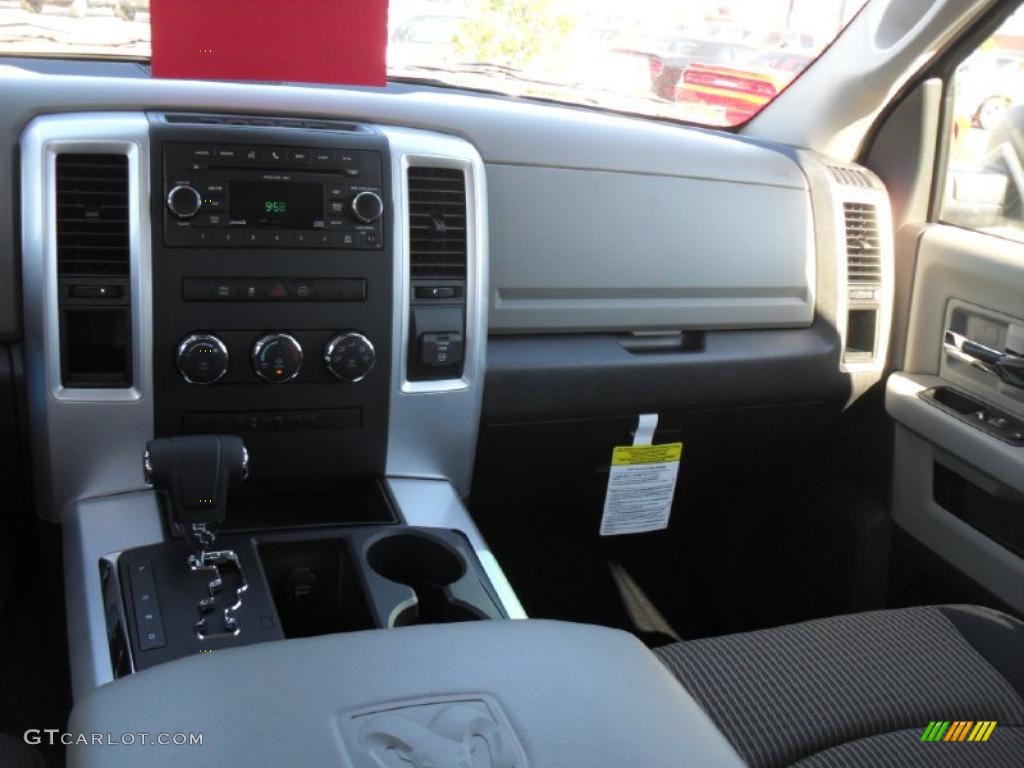 2011 Ram 1500 SLT Crew Cab - Deep Water Blue Pearl / Dark Slate Gray/Medium Graystone photo #17