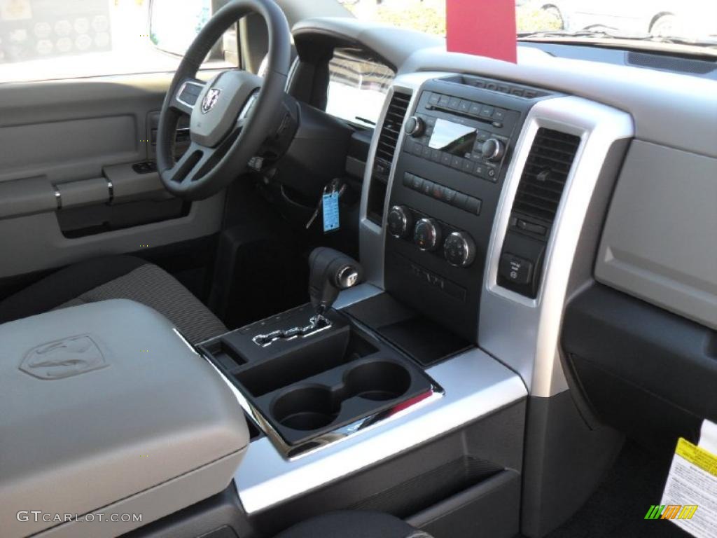 2011 Ram 1500 SLT Crew Cab - Deep Water Blue Pearl / Dark Slate Gray/Medium Graystone photo #21