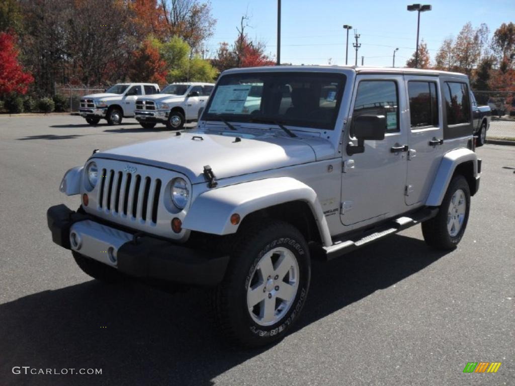 Bright Silver Metallic Jeep Wrangler Unlimited