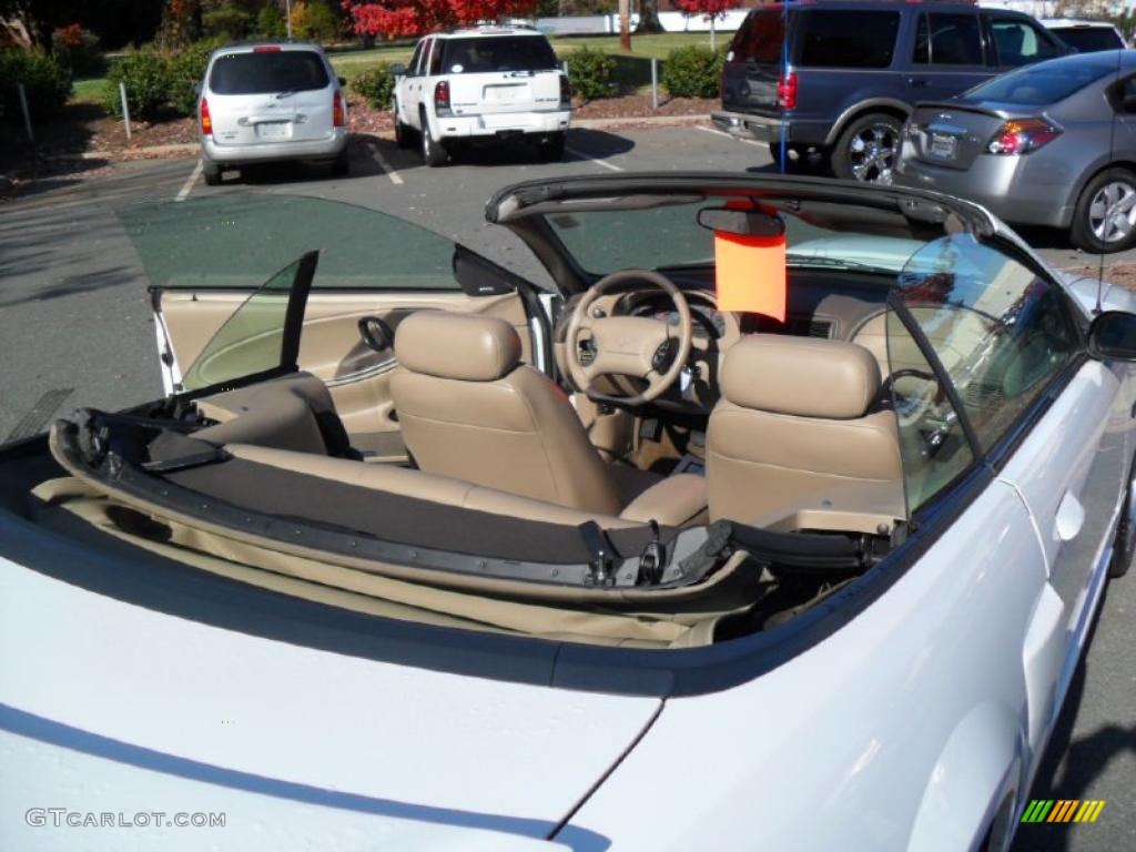 2002 Mustang GT Convertible - Oxford White / Medium Parchment photo #15