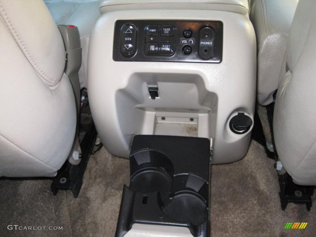 2001 Tahoe LT - Light Pewter Metallic / Tan/Neutral photo #11