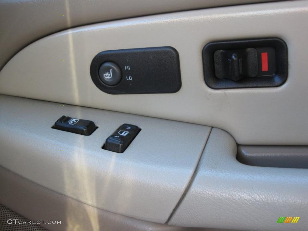 2001 Tahoe LT - Light Pewter Metallic / Tan/Neutral photo #21