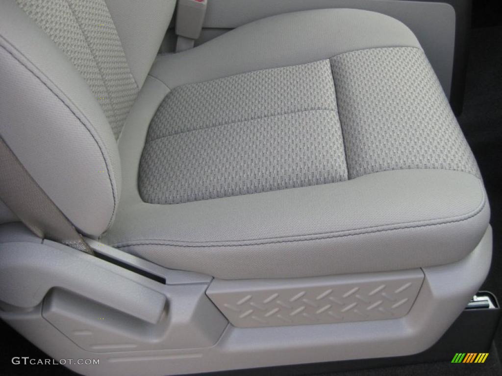 Medium Stone Interior 2010 Ford F150 XLT SuperCrew 4x4 Photo #39934036