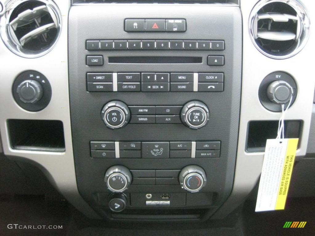 2010 Ford F150 XLT SuperCrew 4x4 Controls Photo #39934132