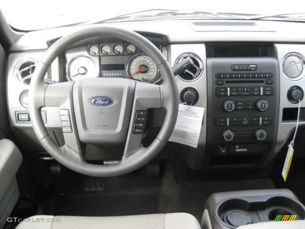 2010 Ford F150 XLT SuperCrew 4x4 Medium Stone Dashboard Photo #39934573