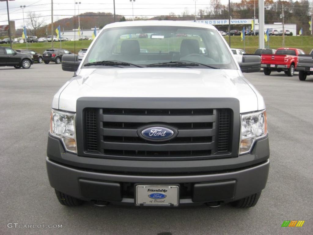 2010 F150 XL Regular Cab 4x4 - Ingot Silver Metallic / Medium Stone photo #3