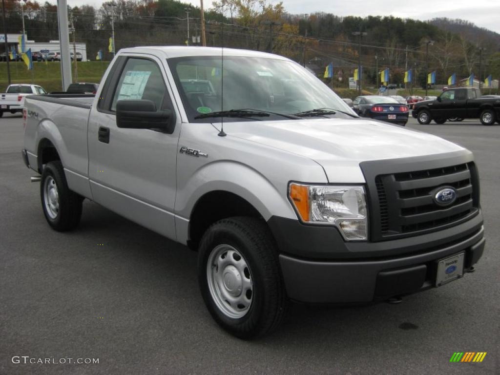 2010 F150 XL Regular Cab 4x4 - Ingot Silver Metallic / Medium Stone photo #4