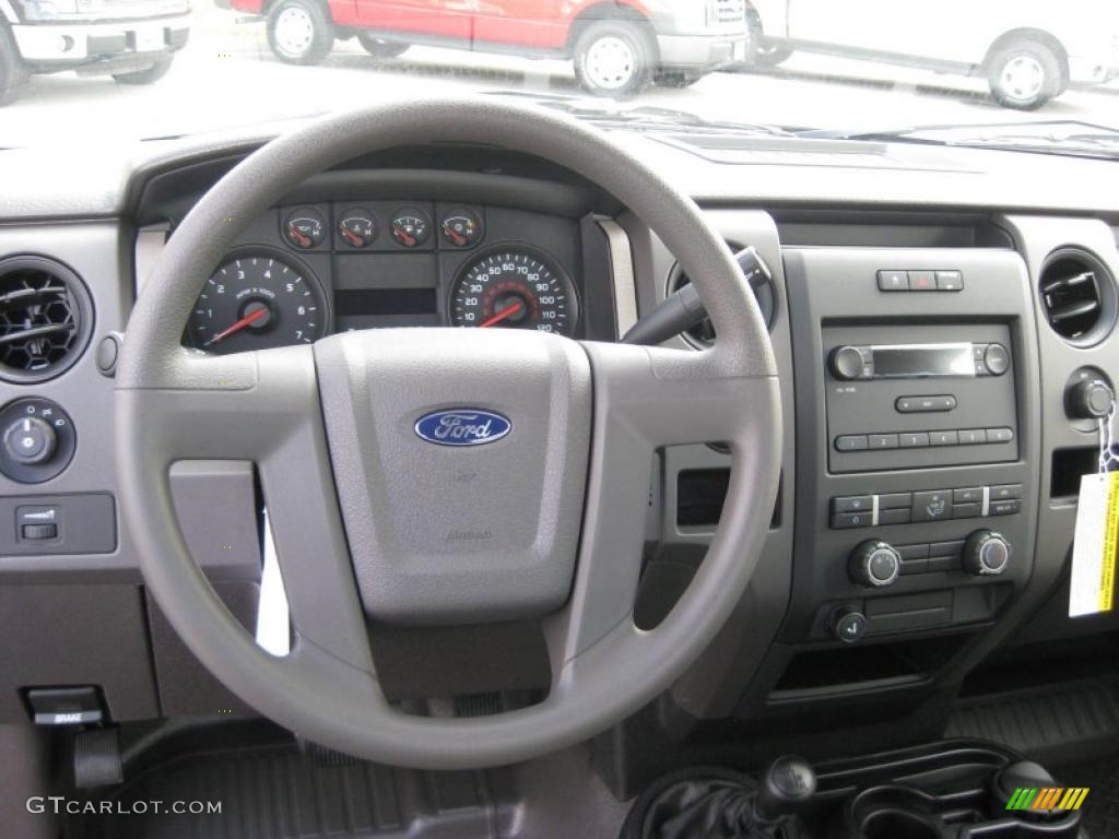 2010 Ford F150 XL Regular Cab 4x4 Controls Photo #39935777