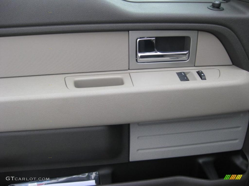 2010 Ford F150 STX Regular Cab 4x4 Door Panel Photos