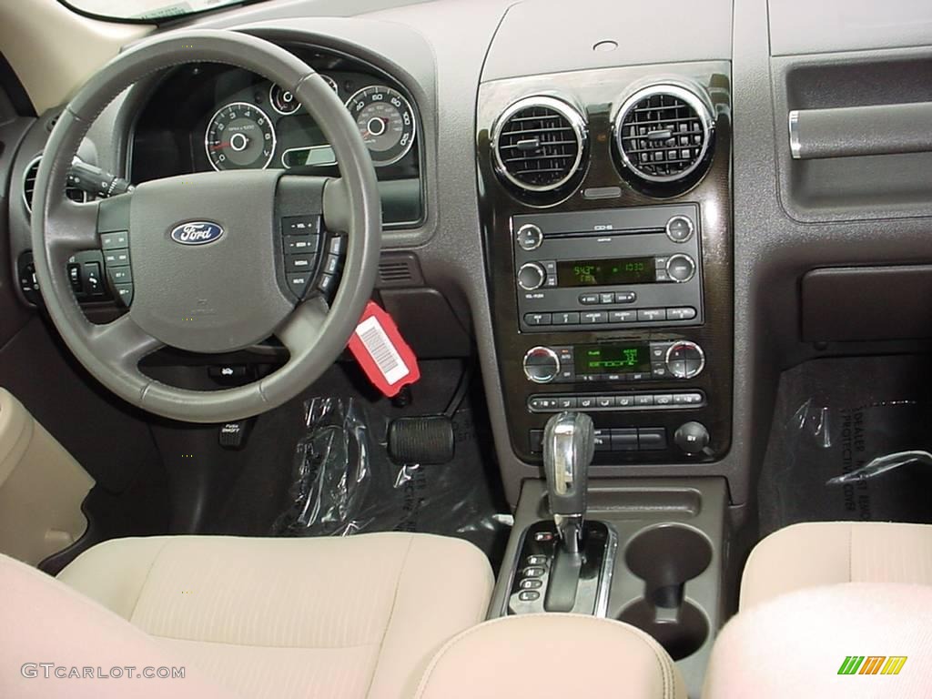 2008 Taurus X SEL - Oxford White / Camel photo #14