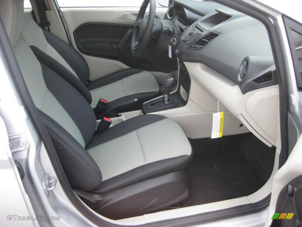 Light Stone/Charcoal Black Cloth Interior 2011 Ford Fiesta S Sedan Photo #39937396