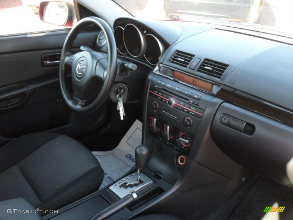 2007 Mazda MAZDA3 i Sedan Dashboard Photos