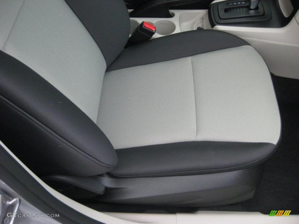 Light Stone/Charcoal Black Cloth Interior 2011 Ford Fiesta S Sedan Photo #39937412