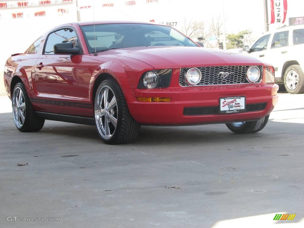 2007 Mustang V6 Deluxe Coupe - Torch Red / Light Graphite photo #11