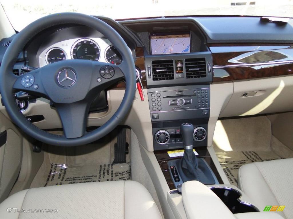 2011 Mercedes-Benz GLK 350 Almond/Black Dashboard Photo #39937984