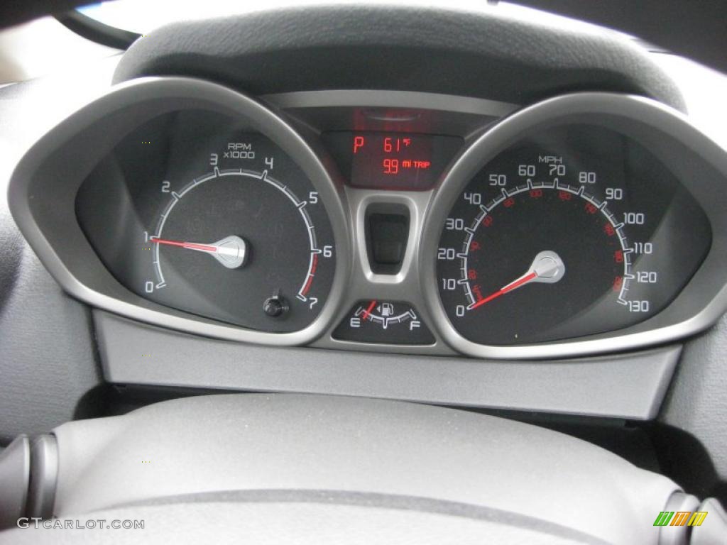 2011 Ford Fiesta SE Sedan Gauges Photo #39938004