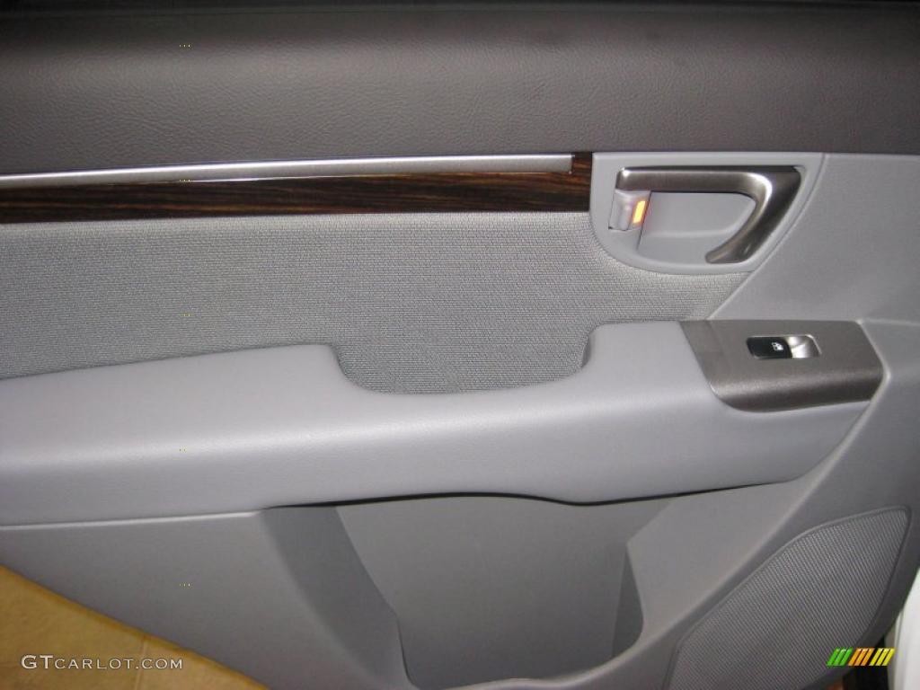 2011 Hyundai Santa Fe GLS Gray Door Panel Photo #39939272
