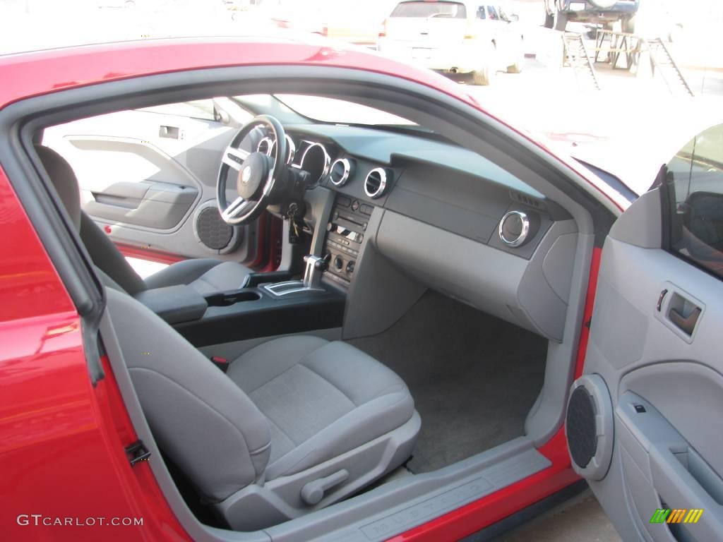 2007 Mustang V6 Deluxe Coupe - Torch Red / Light Graphite photo #25