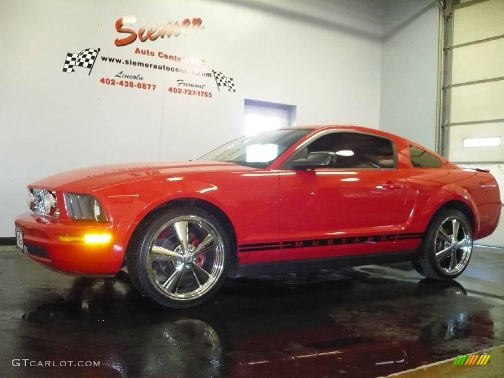 2007 Mustang V6 Deluxe Coupe - Torch Red / Light Graphite photo #30
