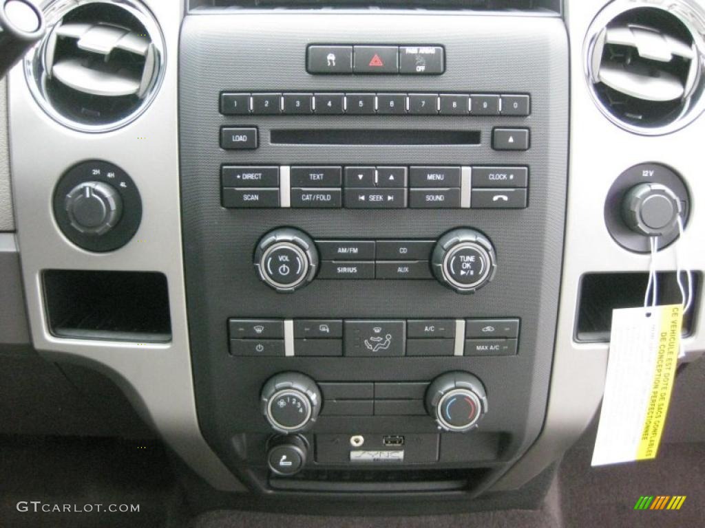 2010 Ford F150 XLT SuperCab 4x4 Controls Photo #39940822