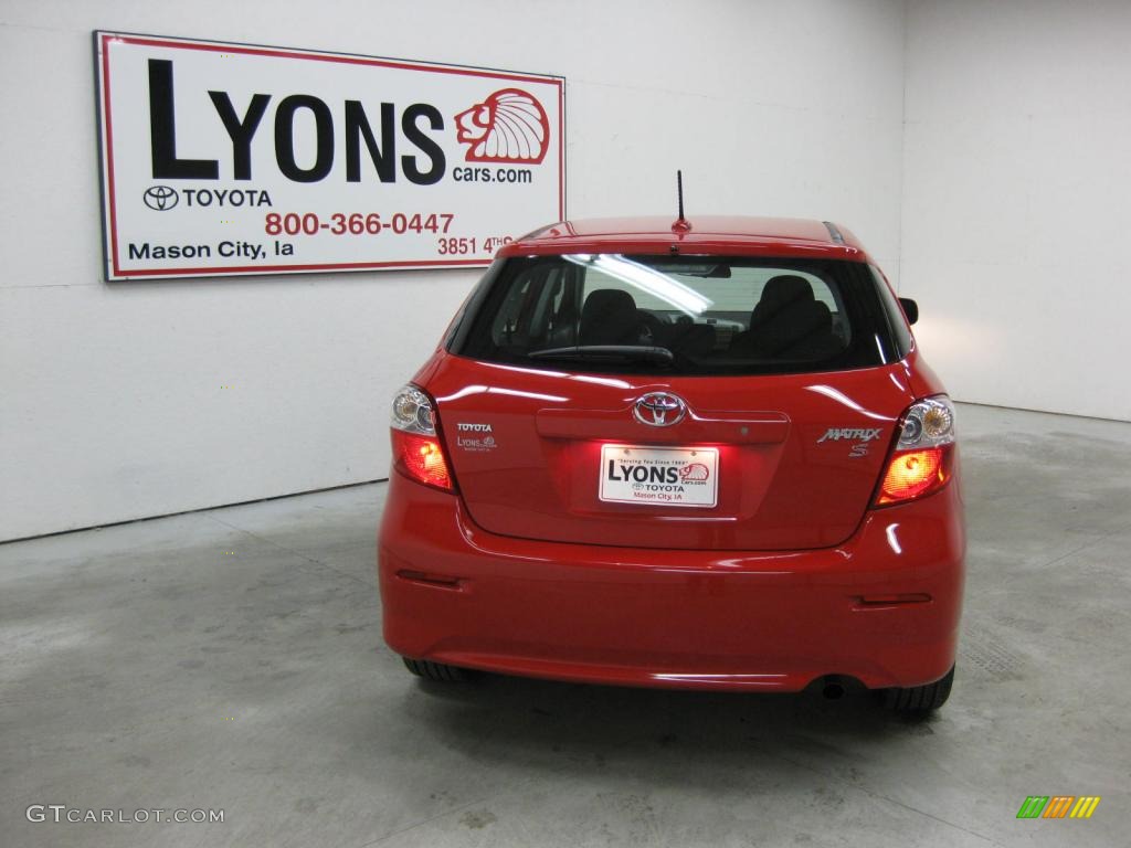2010 Matrix S - Radiant Red / Ash Gray photo #11