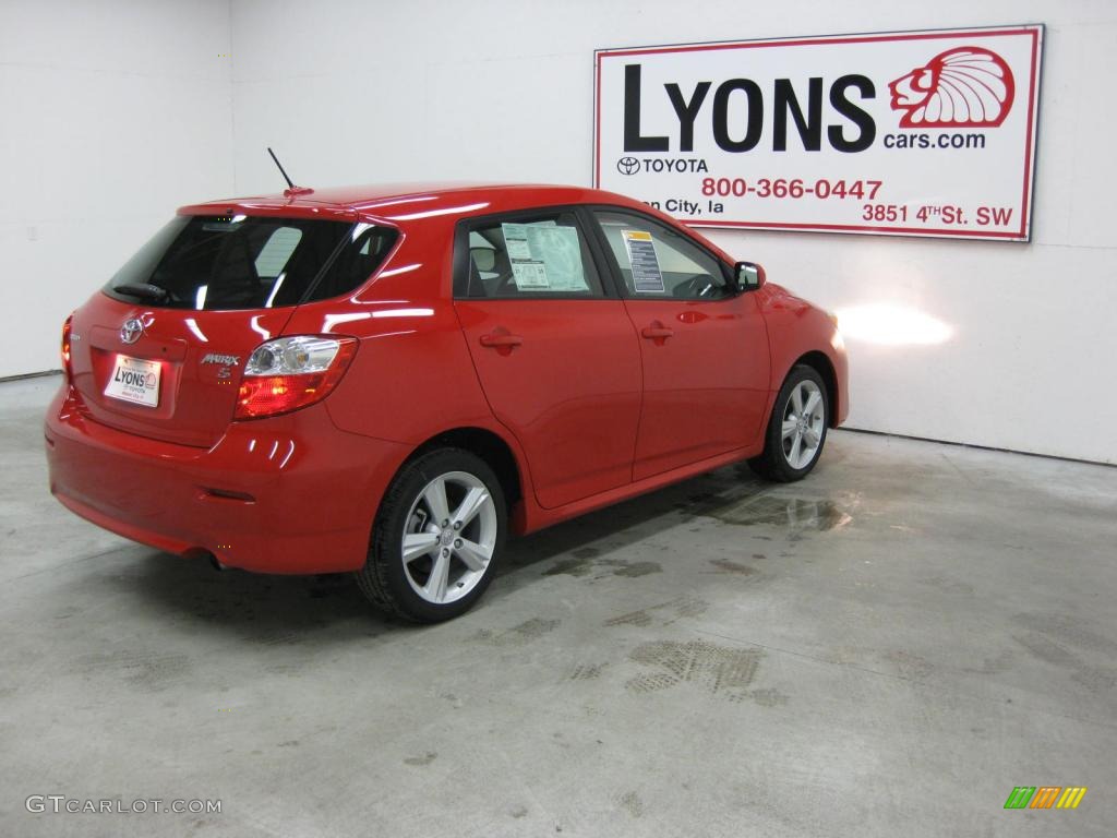 2010 Matrix S - Radiant Red / Ash Gray photo #15