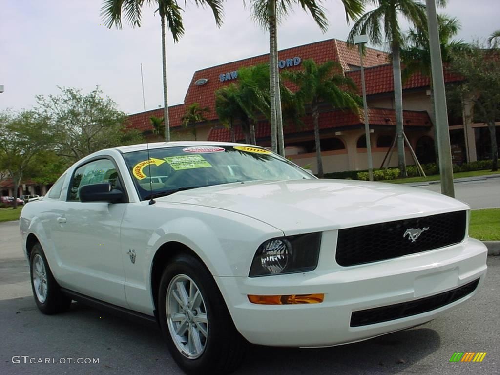 2009 Mustang V6 Coupe - Performance White / Medium Parchment photo #1