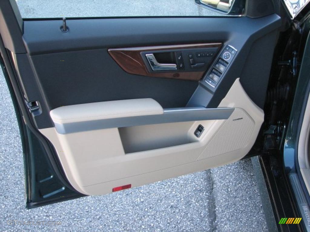 2011 Mercedes-Benz GLK 350 4Matic Almond/Black Door Panel Photo #39944250