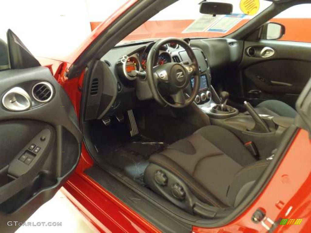 NISMO Black/Red Cloth Interior 2010 Nissan 370Z NISMO Coupe Photo #39944346