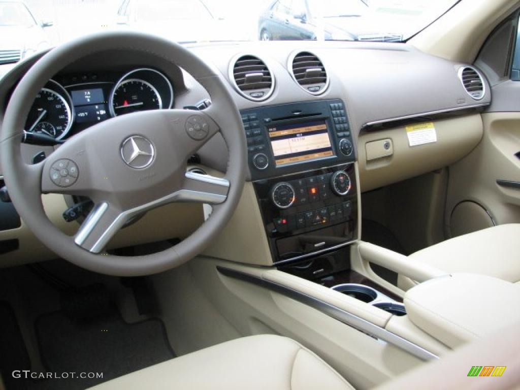 Cashmere Interior 2011 Mercedes-Benz GL 350 Blutec 4Matic Photo #39944398