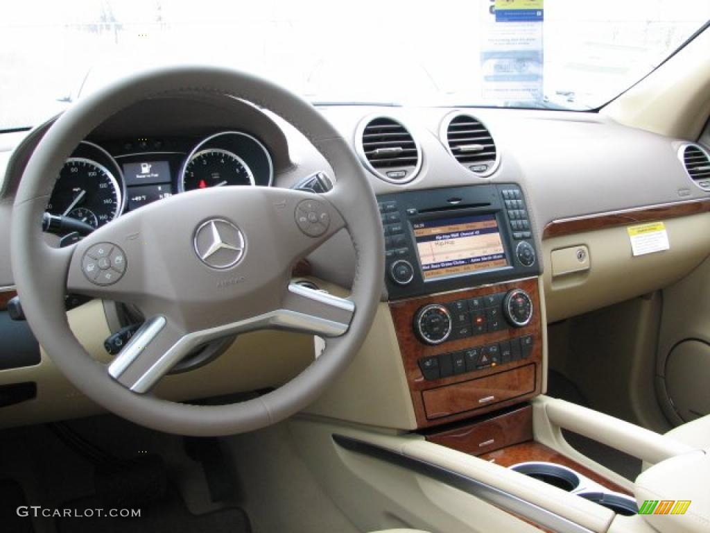 Cashmere Interior 2011 Mercedes-Benz GL 450 4Matic Photo #39944574