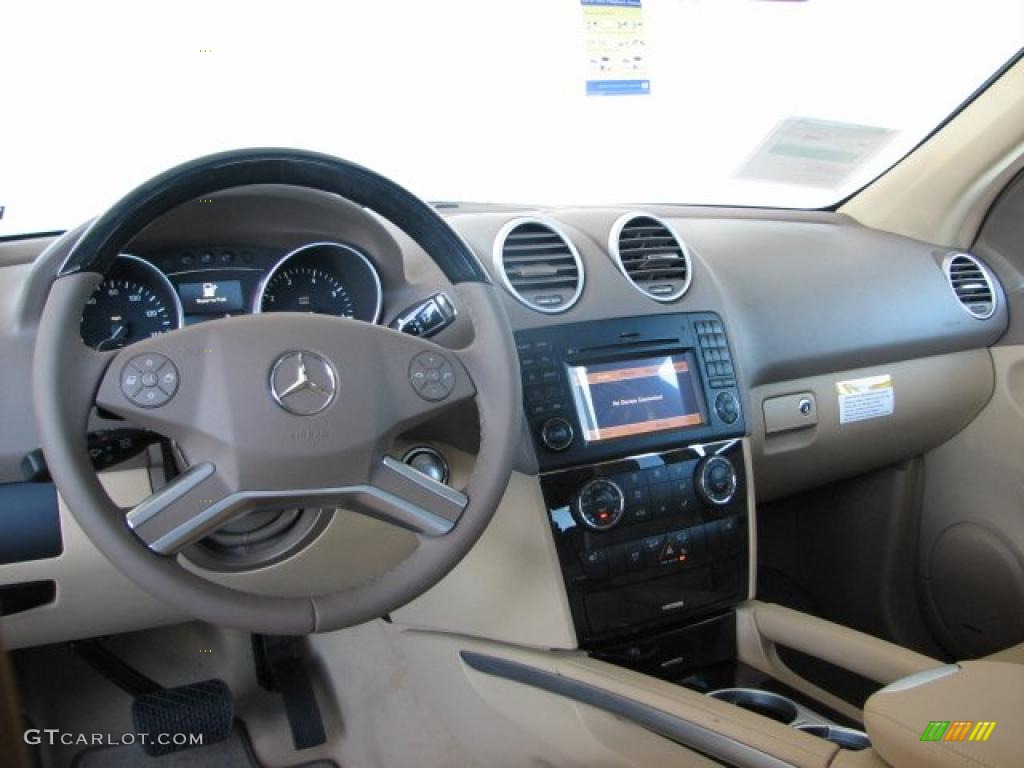 Cashmere Interior 2011 Mercedes-Benz ML 350 4Matic Photo #39944762