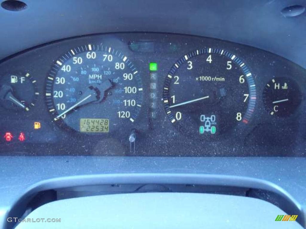 2001 Infiniti QX4 4x4 Gauges Photo #39945342