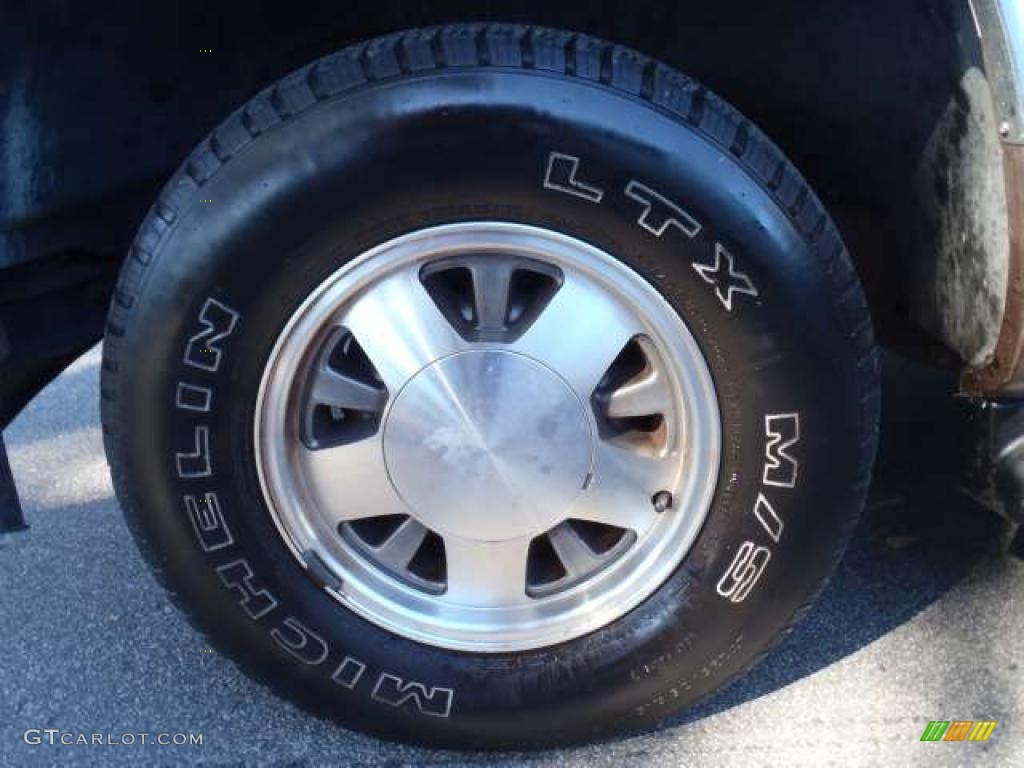 1999 Chevrolet Suburban C1500 LT Wheel Photo #39945602