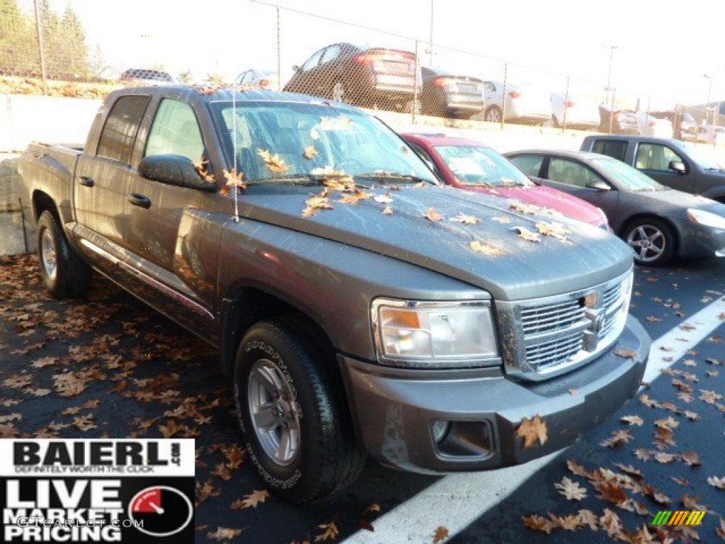 2008 Dakota Laramie Crew Cab 4x4 - Mineral Gray Metallic / Dark Slate Gray/Medium Slate Gray photo #1