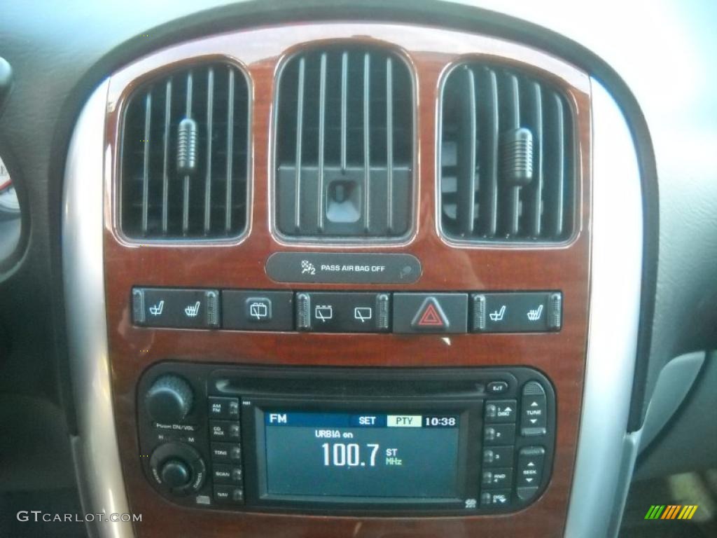 2007 Chrysler Town & Country Limited Controls Photo #39955926