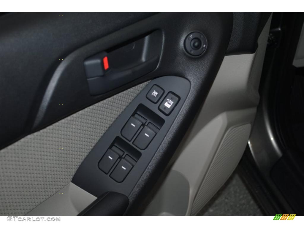 2011 Kia Forte EX Controls Photo #39961986