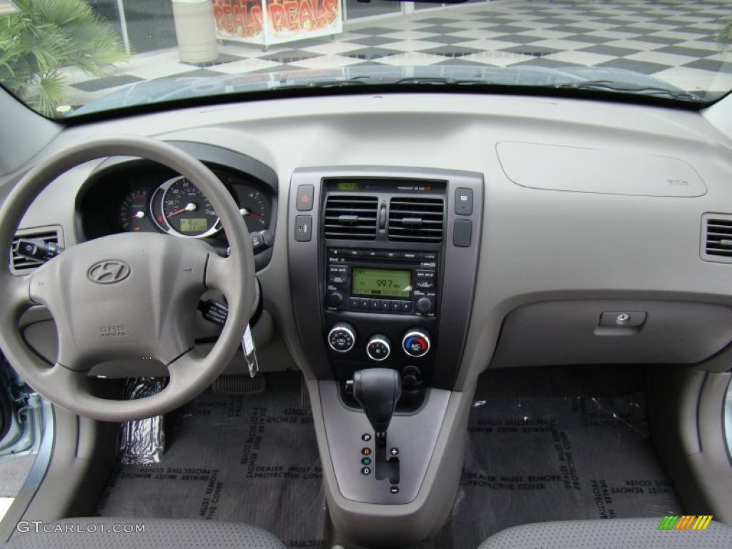 2009 Hyundai Tucson GLS Gray Dashboard Photo #39964546