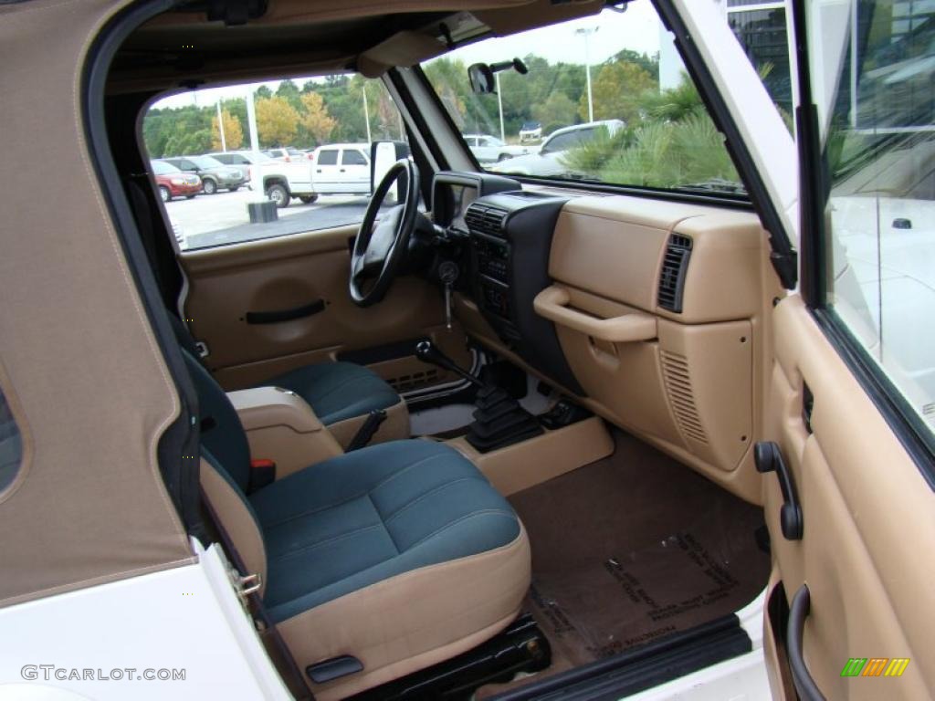 Camel/Dark Green Interior 2001 Jeep Wrangler Sahara 4x4 Photo #39965074