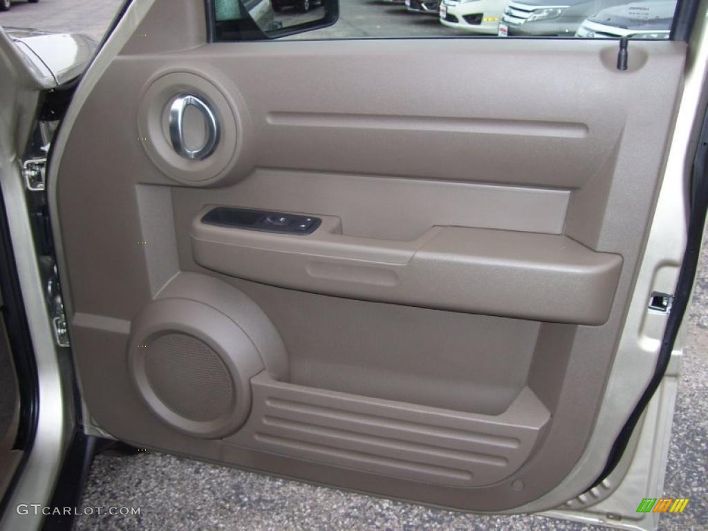 2010 Dodge Nitro SE 4x4 Khaki Door Panel Photo #39966547